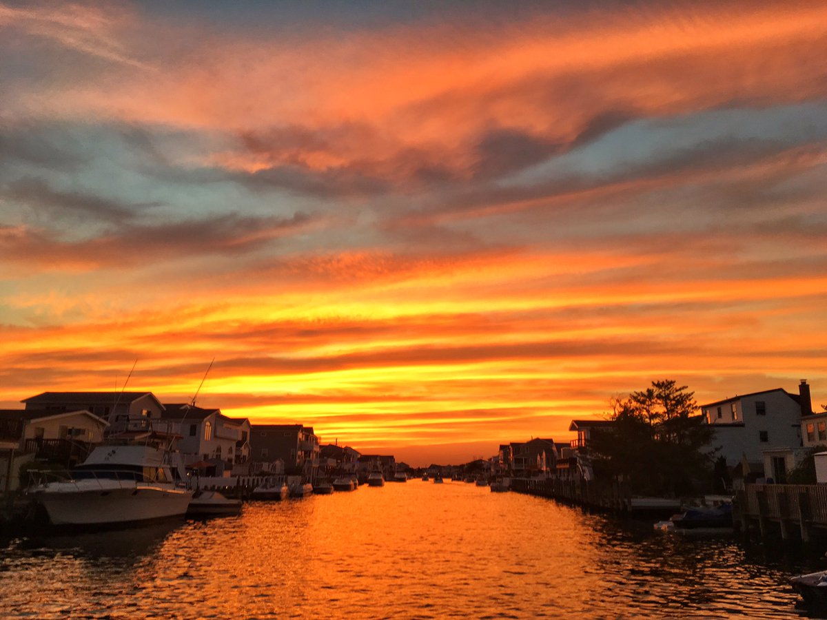 rob_a_gool's tweet image. Tonight was hands down one of the most magnificent sunsets I've ever witnessed. @JSHurricaneNews @HCBeachPatrol @HCPolice @LBIprobz