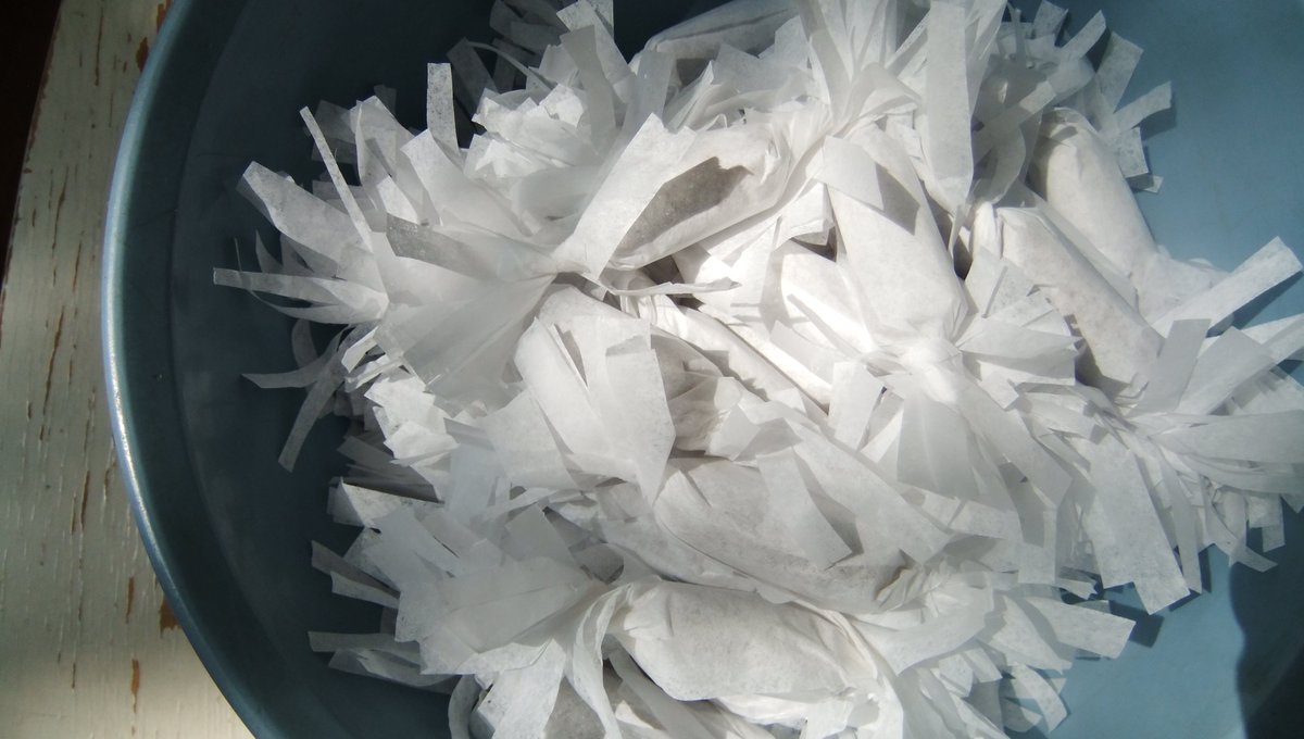 renukamendiss's tweet photo. #thalaguli for Suren aiya in his memory. Hath dawasa daanaya of sorts. He hoarded these so I made about fifty-five of them.
#RitualsofDeath https://t.co/Rg80oGmOS1