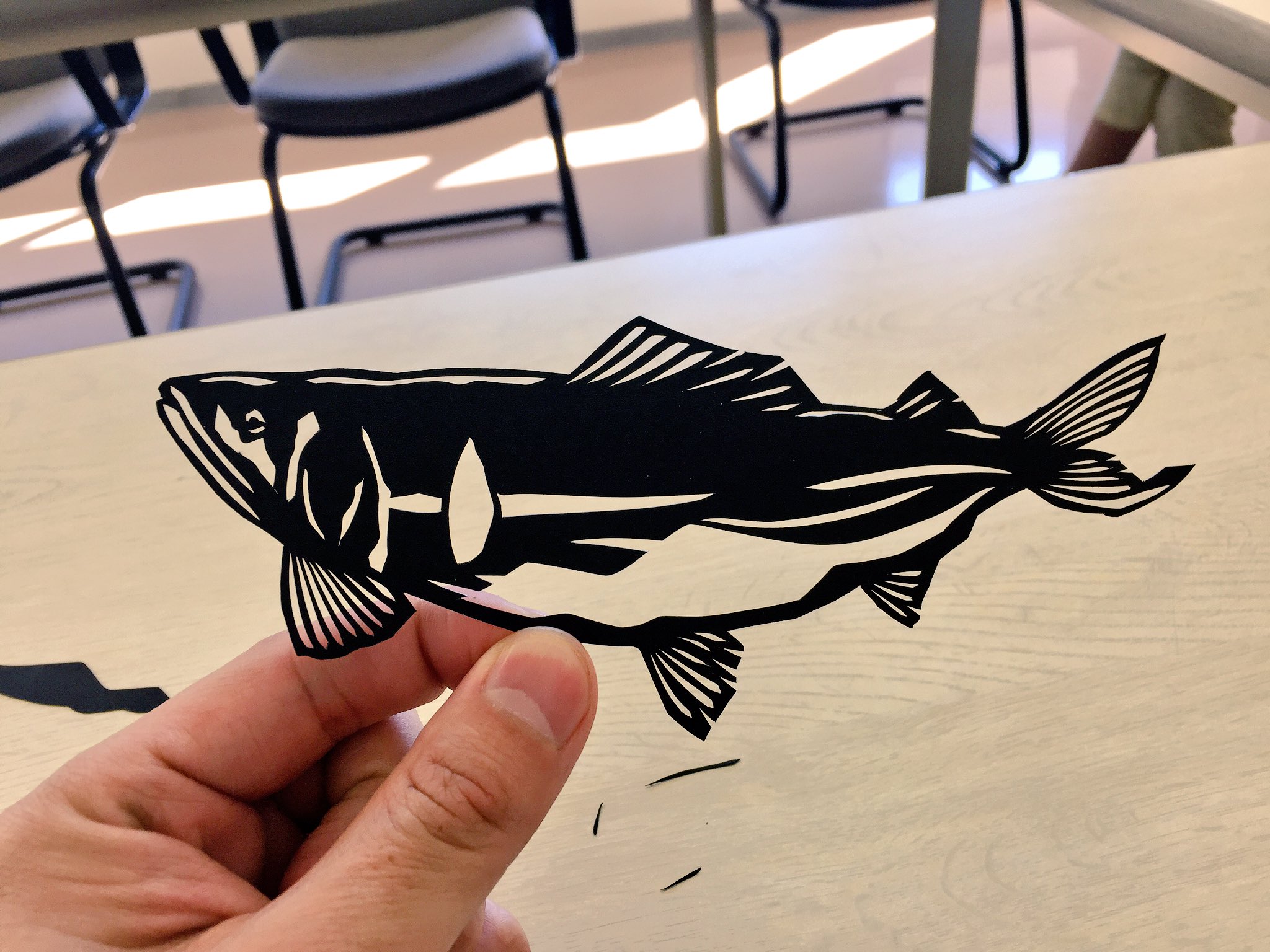 切り絵作家 草太 今日の切り絵 鮎 郡上の夏といえば鮎 フリーハンド切り絵 アユ 切り絵作家 草太 今日の切り絵 鮎 郡上の夏といえば鮎 フリーハンド切り絵 アユ