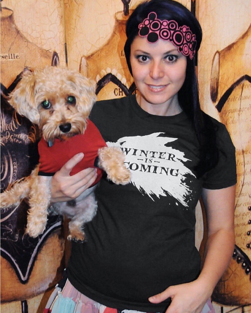 TheColorfulGeek's tweet image. Another super popular shirt this weekend. Almost out!  ❄️❄️❄️ 
#ConOfThrones #conofthrones2017