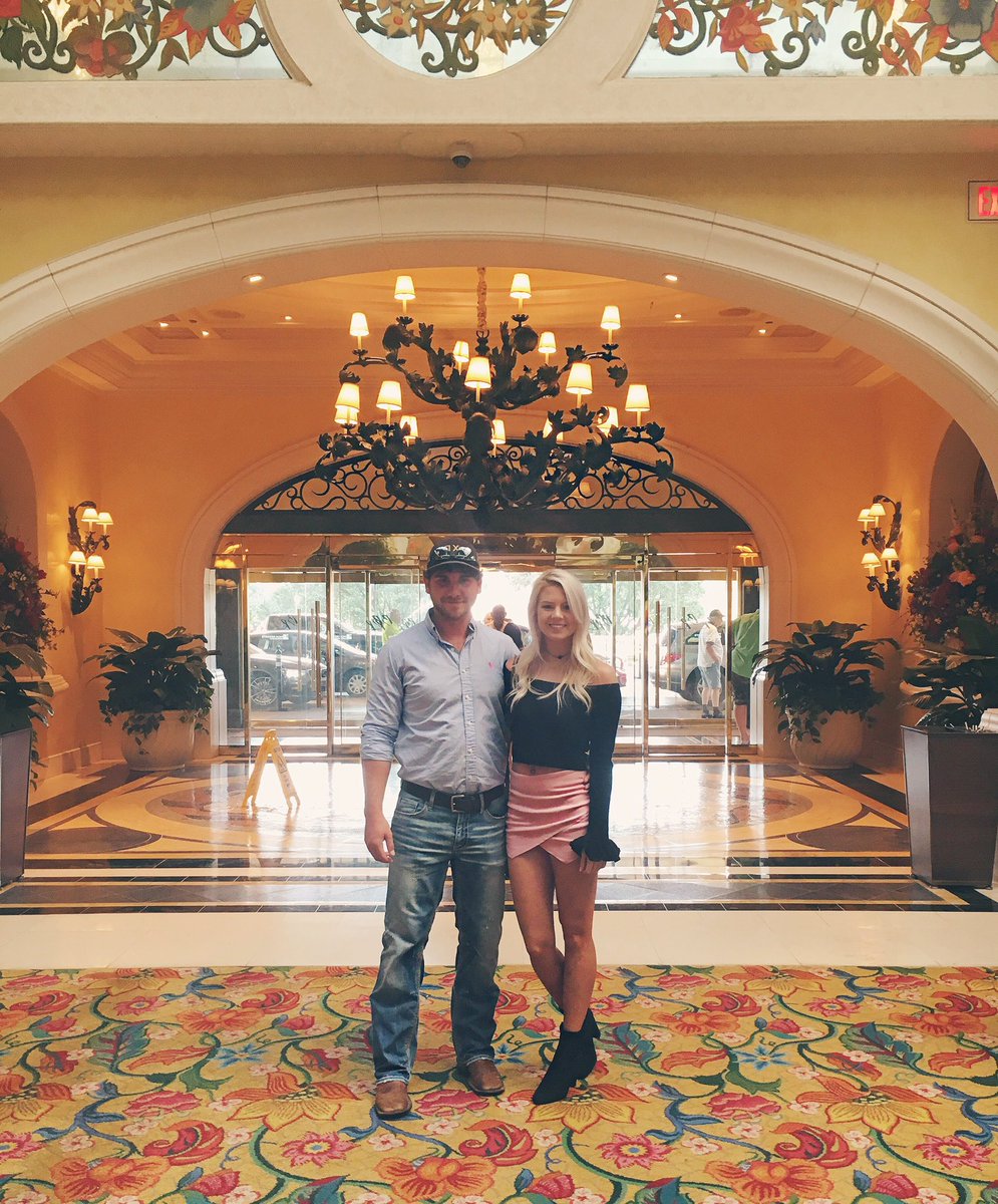 justlyssa_'s tweet image. to those that wished us the worst,  just know me and my boo are doing the best. #2YearsIn #Blest 😌💕