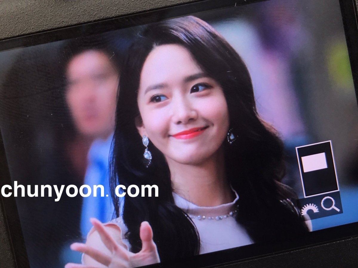 [PIC][03-07-2017]YoonA tham dự buổi họp báo và Showcase cho Drama mới của kênh MBC - "THE KING LOVE" vào hôm nay DDy4jVTVYAEsEAj