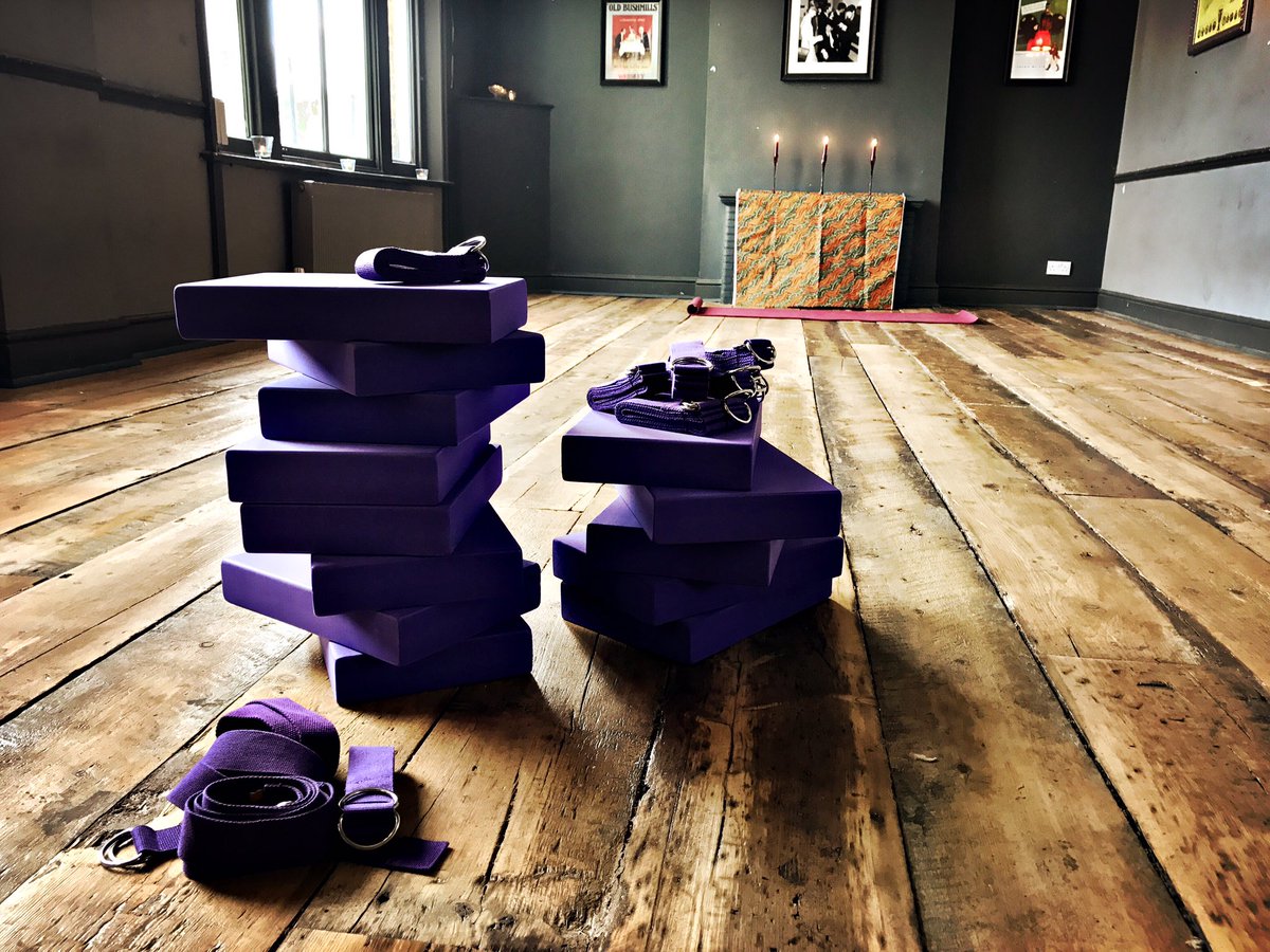 bunowtweets's tweet photo. #balance your week with a #vinyasaflow #yoga #class @TheHonorOak_Pub #everymonday 7-8.30pm #openclass #allwelcome #breathe #yogalove https://t.co/2eCEAnKc8n