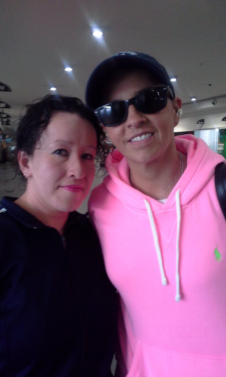 anny_montero21's tweet photo. Primera fotito con @Federicaq #Kabahsonicos #Porsiempre #V8Splash 😊 https://t.co/xExzr0sAnt