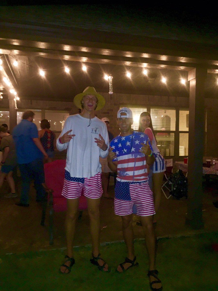 Land of the free, home of the brave🇺🇸💥 #SkiesOutThighsOut