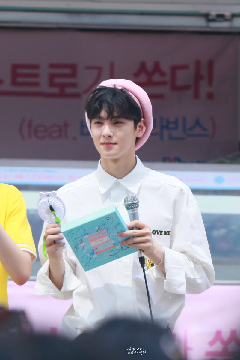 ||17.07.01|| 음중 미니 팬미팅
민혁이도 너무 예뻤는데 은우가 ㅠㅠ 어엉

<a href="/offclASTRO/">ASTRO 아스트로</a> #아스트로 #차은우