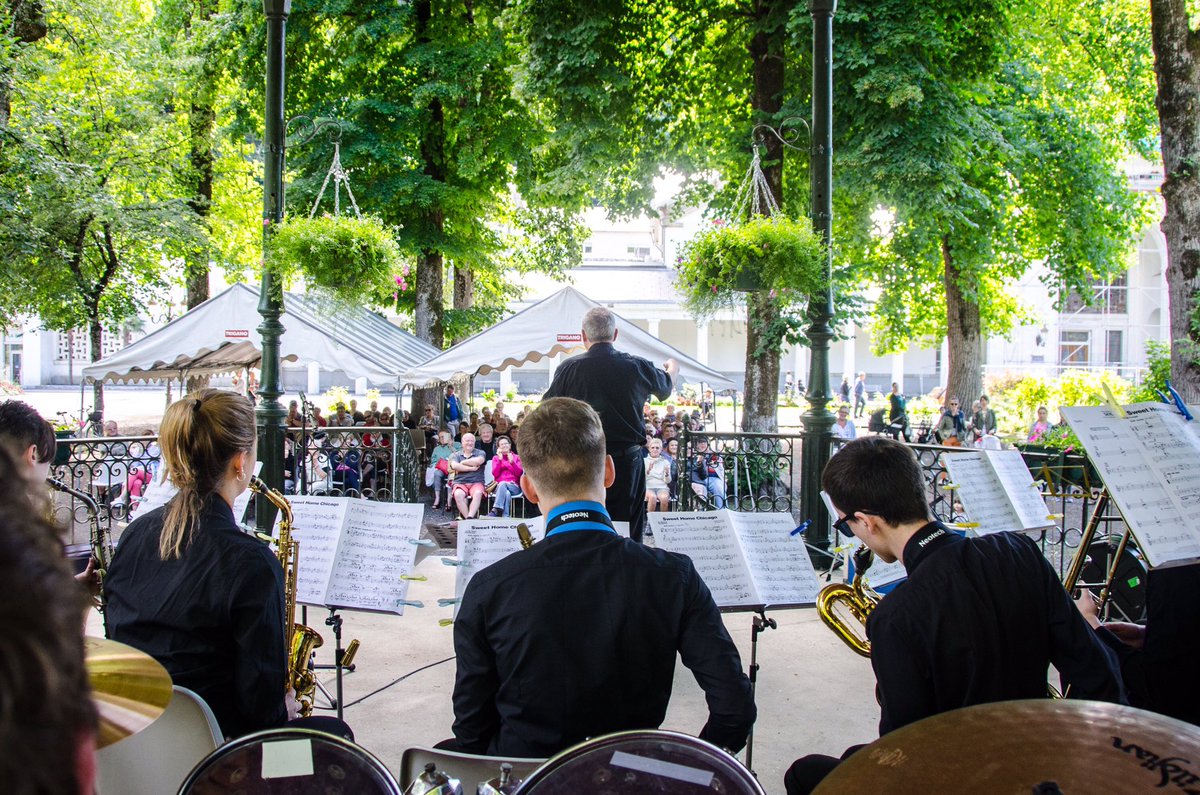 sjfchsmusic's tweet photo. Some other pics from yesterday...
#luchon2017 https://t.co/tCFbbo3OAn