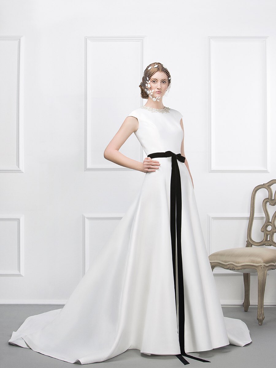 <a href="/ivan_campana/">Ivancampaña</a> #newcollection #bridal #modelo #casilda #2018 . Info para nuevos puntos de venta : info@ivancampana.com