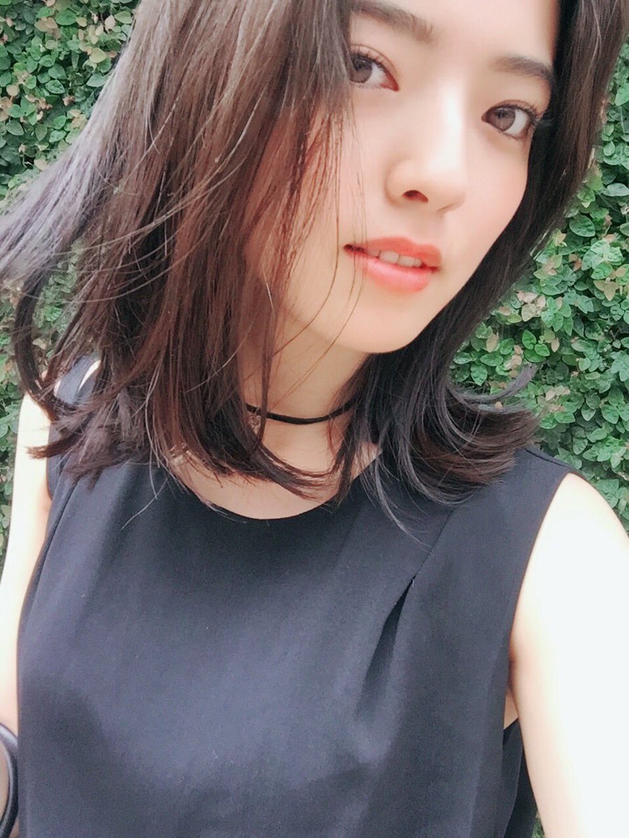 saya_hatai713's tweet photo. 昨日、髪の量を少し減らして毛先を軽くしたかったから
表参道のLOAVEへ行ってきました💇🏻❤️
久しぶりに黒じゃないカラーもしたよ😂💓
（地毛が茶色いからニコロビン時代は黒染めしてました笑）

スッキリ〜〜😘✨✨

#LOAVE
#イメチェン
#夏に向けて
#畑井咲耶 https://t.co/TNcYDTUY7M