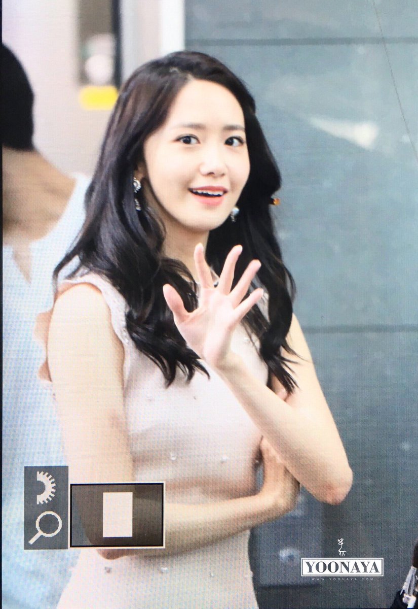 [PIC][03-07-2017]YoonA tham dự buổi họp báo và Showcase cho Drama mới của kênh MBC - "THE KING LOVE" vào hôm nay DDyiMH6VwAAV50t