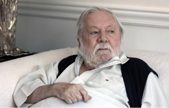 espressonline's tweet image. «Fantozzi, è lei? No, siete voi»: ecco come #PaoloVillaggio vedeva il suo ragioniere bit.ly/2tH45jS