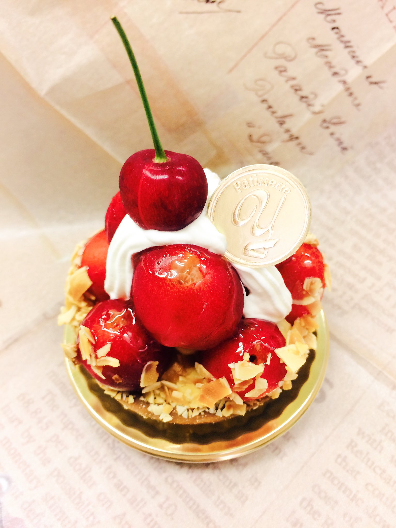 青梅のケーキと焼き菓子由香里絵 さくらんぼタルト始まりました タルトに負けないさくらんぼの濃い味 ジューシー感をお楽しみください さくらんぼ さくらんぼタルト 由香里絵 T Co 7kru8a1lbo Twitter