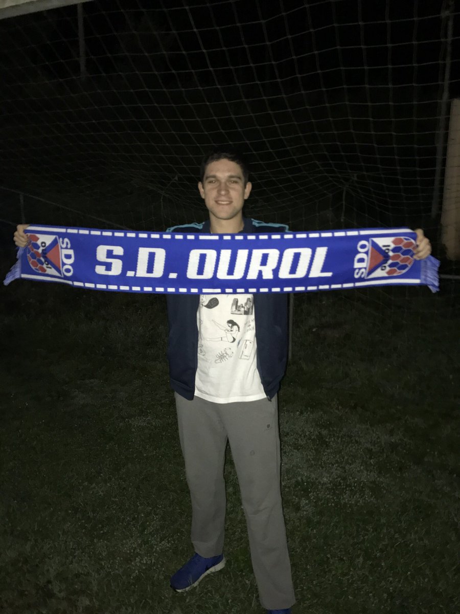 Para celebrar nuestros 1000 seguidores vamos a sortear una de nuestras bufandas entre todas las personas que hagan RT esta semana! GRACIAS!