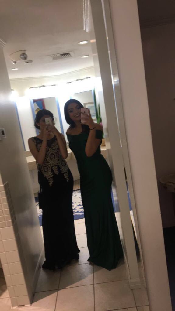 carmenlitaa__'s tweet photo. miss this b :( #tbtoprom https://t.co/ZV2Uflwdrd