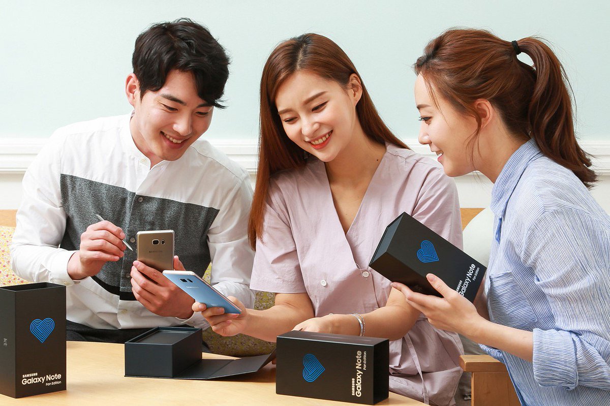 droider_ru's tweet image. Состоялся анонс &quot;фанатской&quot; версии Galaxy Note 7. Samsung мало что поменяла
droider.ru/post/galaxy-no…
#samsung #galaxynote7 #galaxynotefe