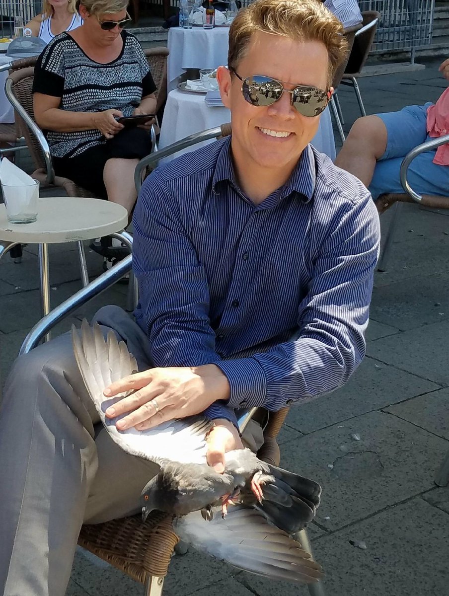 jebpowen's tweet photo. Snagging pigeons to look for ectoparasites while drinking cocktails in Venice! I love parasites! @ScottVilla @SarahKnutie @ClaytonBushLab https://t.co/oNdsKpJT43