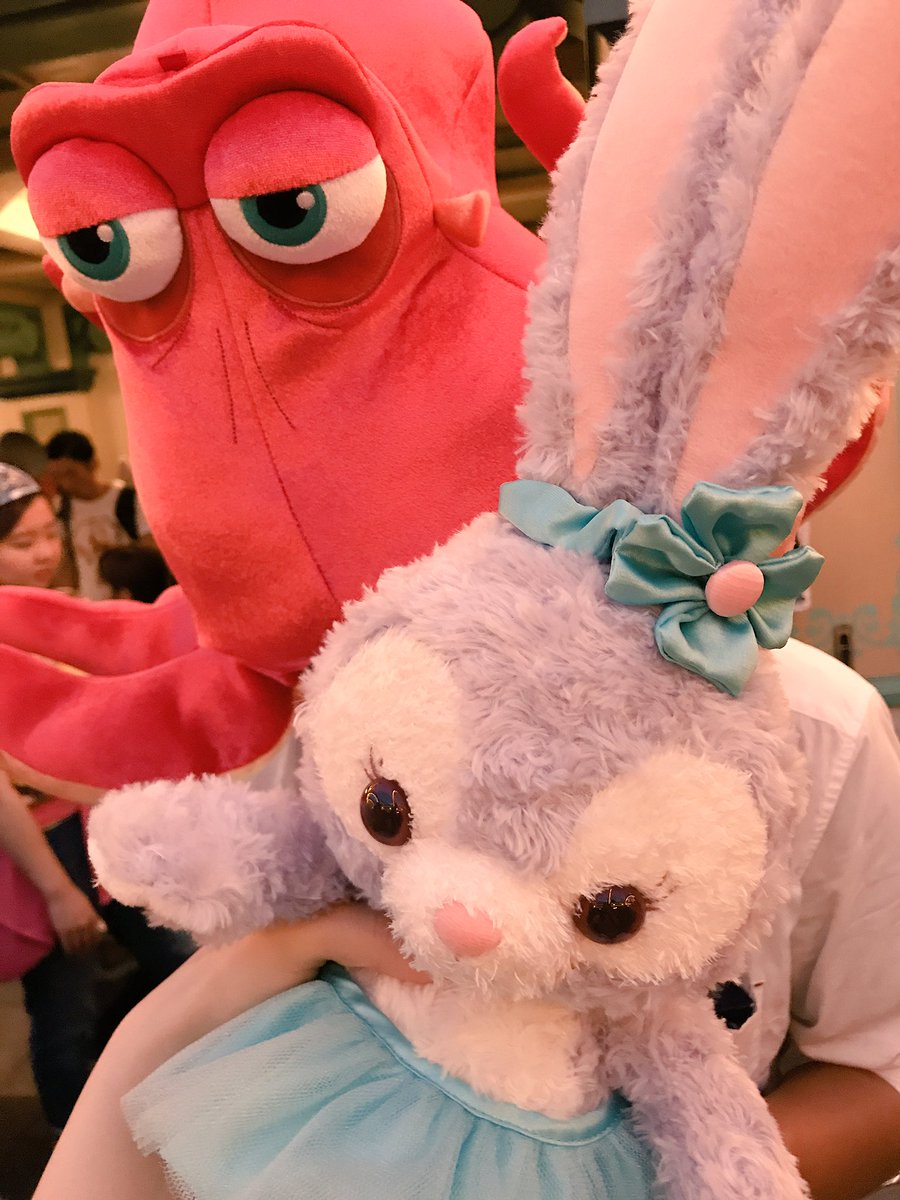 織 در توییتر 昨日はディズニーシー行ってきたよ 七夕のイベント期間に間に合った 昨日は謙伸がハンクの帽子してたからずっと タコさんタコさん言われて笑いが止まらんかった アクアトピア乗ったびしょ濡れバージョンで全身濡れるし 1日フルで