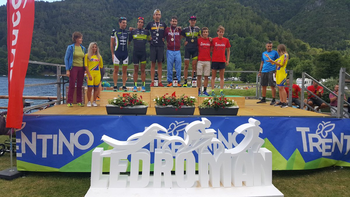 Triathleteita's tweet photo. #Ledroman, quando il #Triathlon si fa gioiello: oro ad @AndreaSecchiero e @VeroSigno tra le gemme del Lago di Ledro https://t.co/bxzDX5Wra1 https://t.co/kYRpdyxvVI