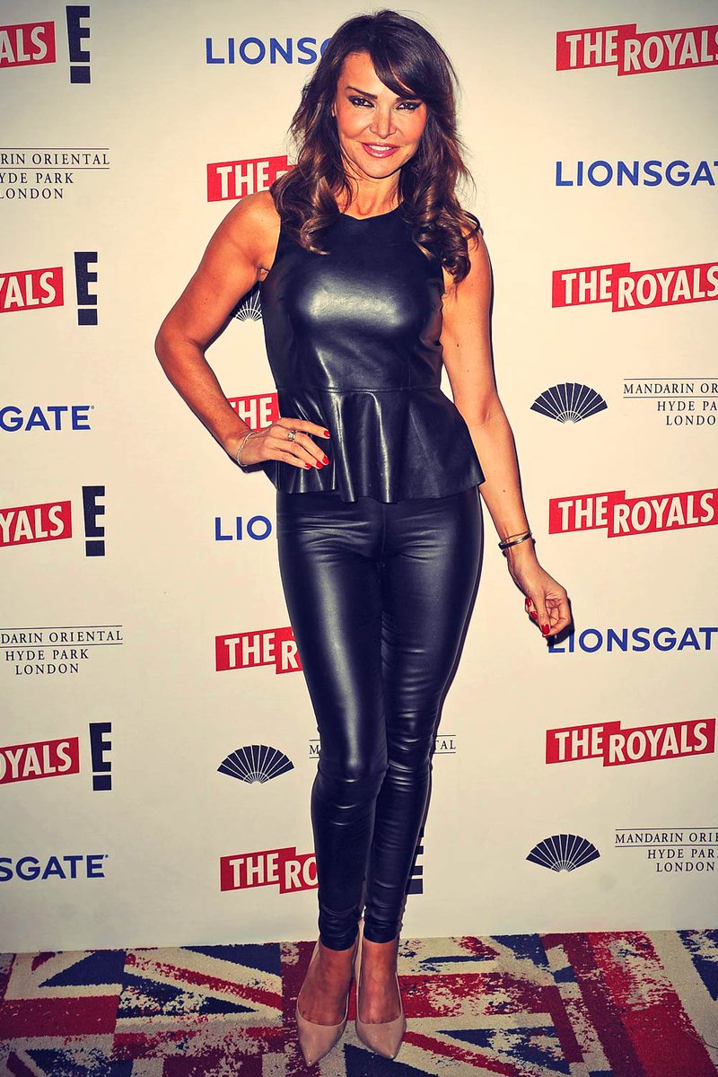 NyStreet's tweet photo. Sometimes a complete leather attire can just make a difference! #Luxury #LuxuryMeetsFashion #FashionAndStyle #Trends #NYSF #FashionForward https://t.co/JdOCoqEvBR