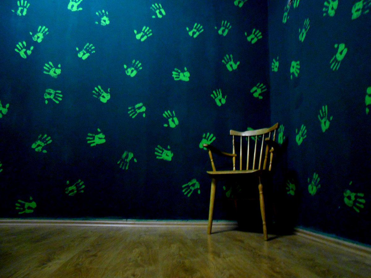 RoomEsc's tweet photo. Čeká tu na vás :) #zidle #chair #unikovamistnost #esc #escape #escaperoom #plzen #pilsen #hlavolam https://t.co/c4cUVUNRMm