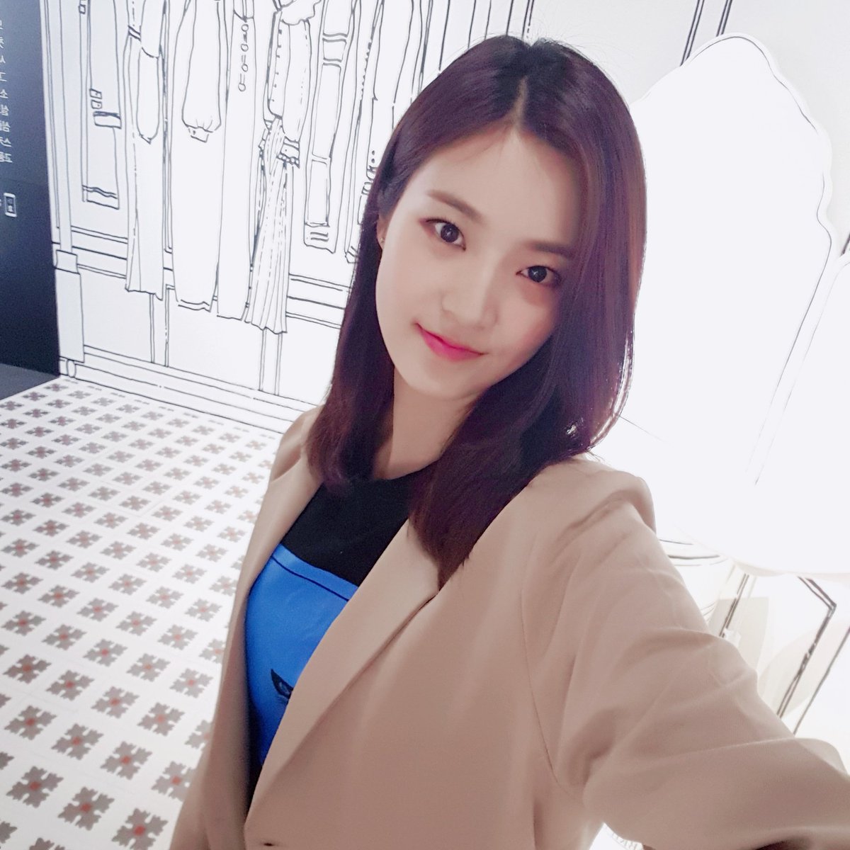 __rlooh's tweet photo. 아이돌드라마공작단! 드라마최종화가 했어요.. ㅜ 재밌었어요?.. 전 다 보긴했는데.. 차마 제대로!!! 흐규흐규.. 부족하지만 많이 봐주셔서 감사합니다!  모든분들 다 너무 감사합니다!♡ 아! 최종화는 소나무 나왔어여! https://t.co/9Ly91zqtie