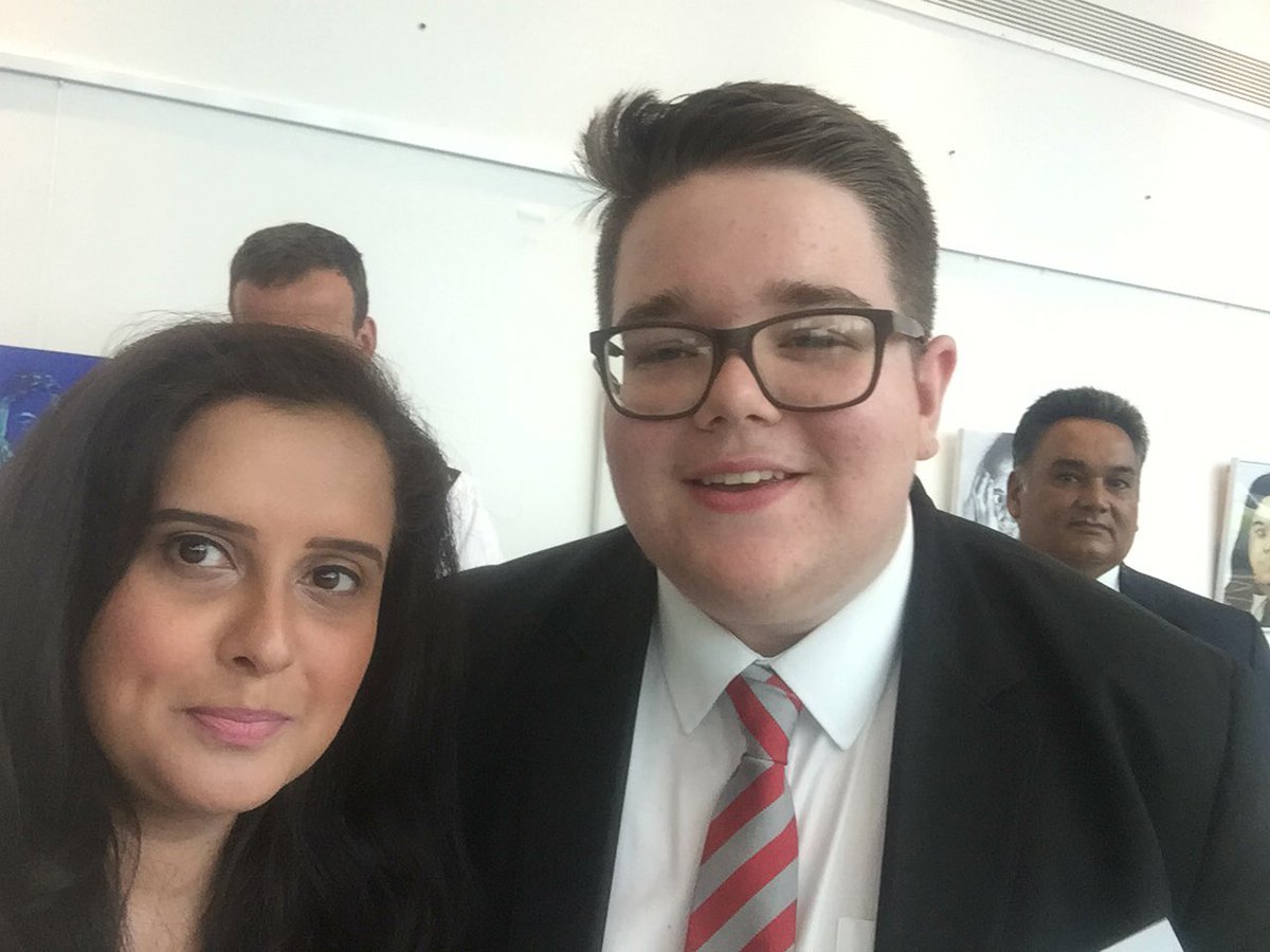 Cllr Sabia Akram (@sabia_akram) on Twitter photo #sloughnowandsoon getting ready to leave for our Town Walkabout with <a href="/callumfullam/">Callum Fullam DMYP</a> and other stakeholders #sloughnowandsoon getting ready to leave for our Town Walkabout with <a href="/callumfullam/">Callum Fullam DMYP</a> and other stakeholders