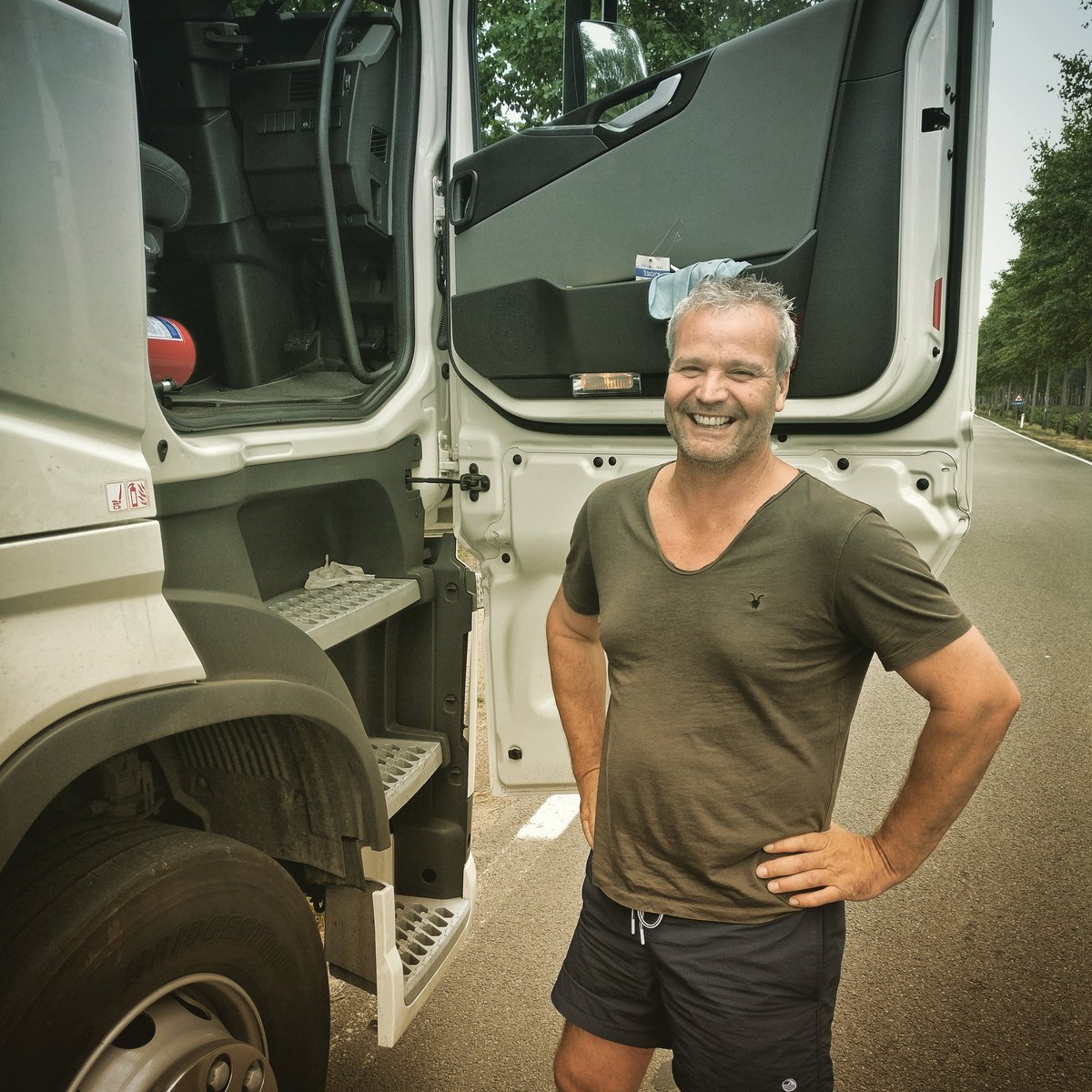 siphonbrewing's tweet photo. This is Eddy. Sometimes Eddy comes to collect our beer in his truck. Eddy always smiles. We love Eddy.

#Damme #Siphon #Eddy #CaveDirect https://t.co/ftQwhMuWMk
