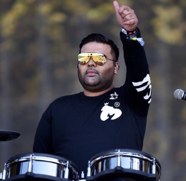 tfragency's tweet photo. @NaughtyBoyMusic warming up 60,000 at #bst β‘οΈβ‘οΈ Stay tuned to follow our upcoming projects with the La La La artist #LiveTFR #NaughtyBoy https://t.co/NtZMvQ7BdR