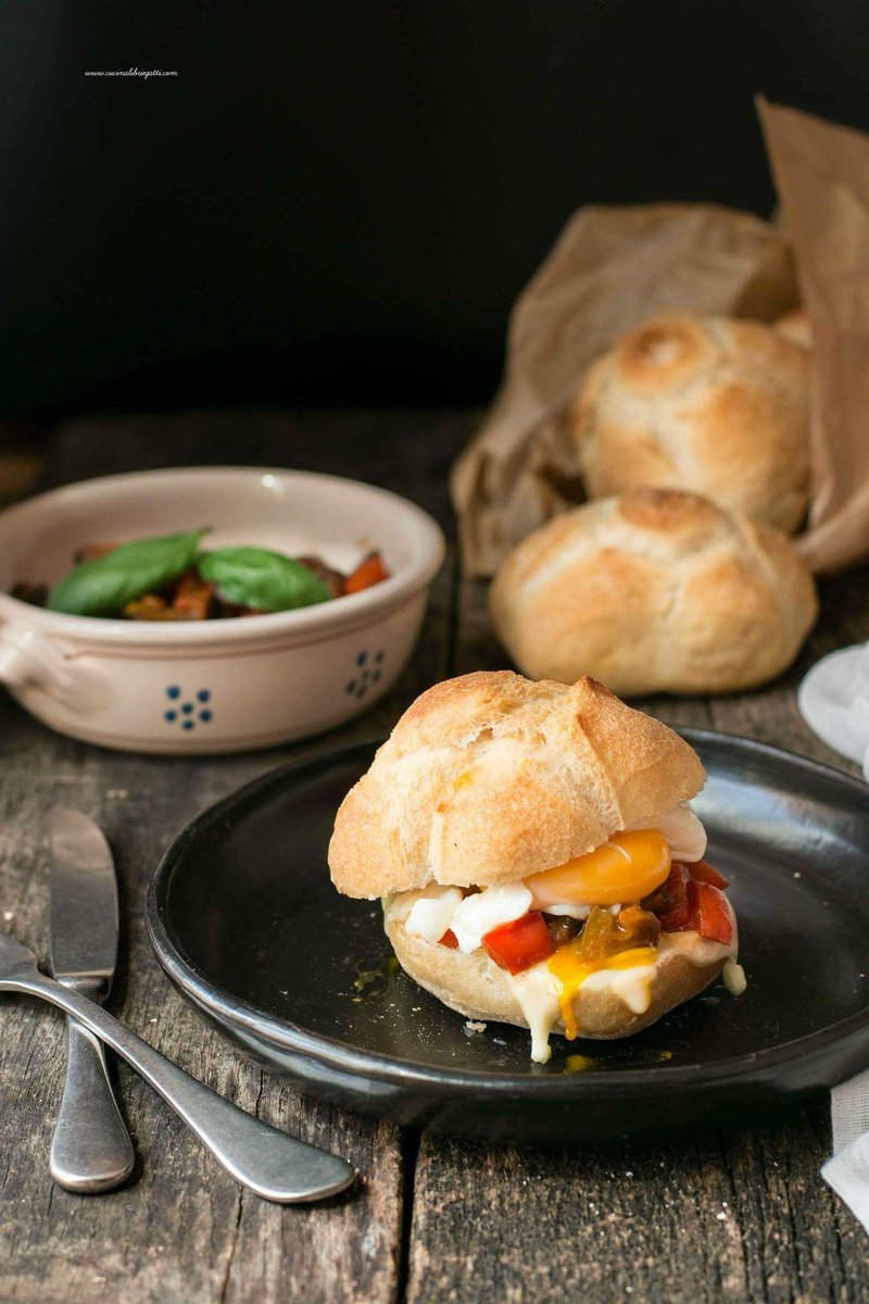 vietridaniela's tweet photo. #SarannoFamosiconInalpi la mia proposta per il contest di #inalpi Panino con la ciambotta e uovo poche 
https://t.co/mYBGN01b0w https://t.co/TSdUtGGDoI