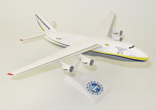 AirlinesAntonov's tweet image. Are you an #Antonov fan? Self-confessed #AvGeek? Retweet and follow to enter the chance to win a 1/200 scale AN-124-100 model!