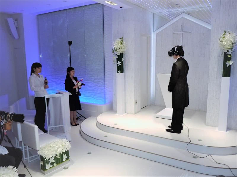 本人がいいならそれでいい？一人ぼっちのVR結婚式の様子がこれｗｗｗ