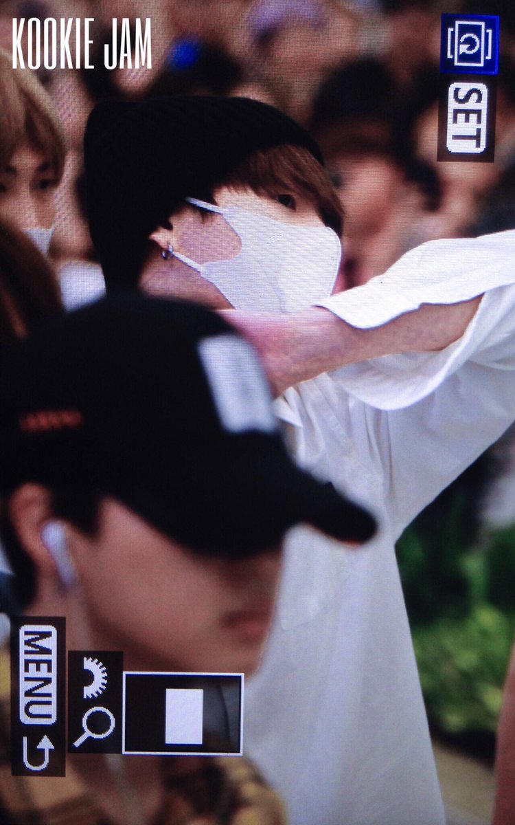 Kookie_Jam's tweet photo. [PRE] 170703 ICN 입국

#정국 #방탄소년단 #JUNGKOOK #BTS
#노츄 #JK #시걸 @BTS_twt https://t.co/JVFvSxGnPb