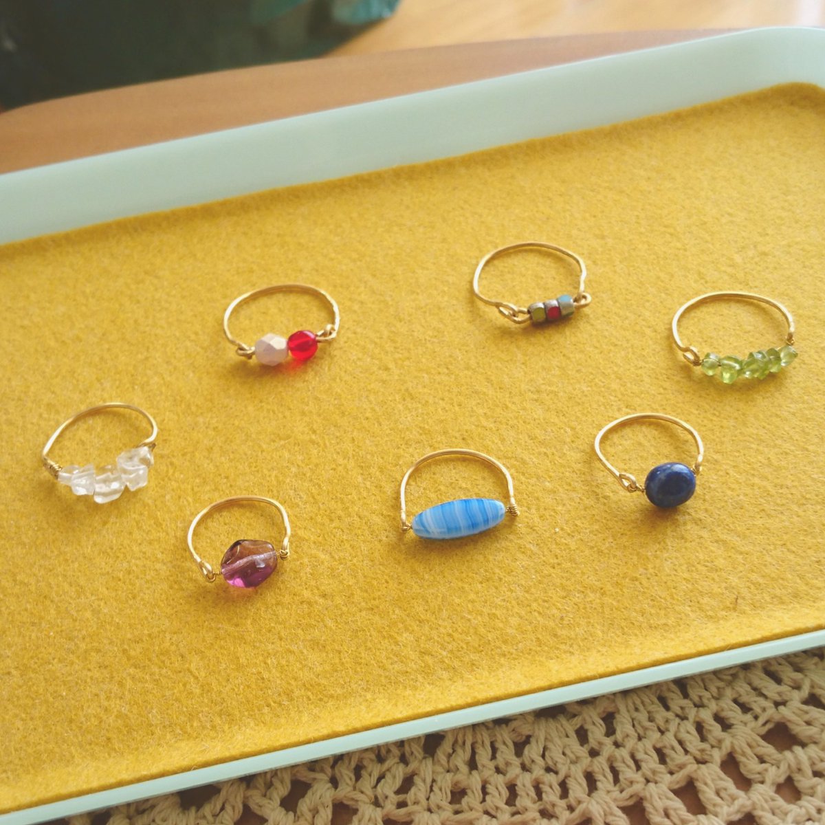 Chiaki No Twitter 今日はお友だちのママ作家さんと一緒におしゃべりしながら作業作業 最近 ワイヤーアクセサリーにも挑戦 天然石やビーズを使った華奢デザインがかわいくて 工具も新調 100均のとは全然使い心地違う ハンドメイドアクセサリー ワイヤー