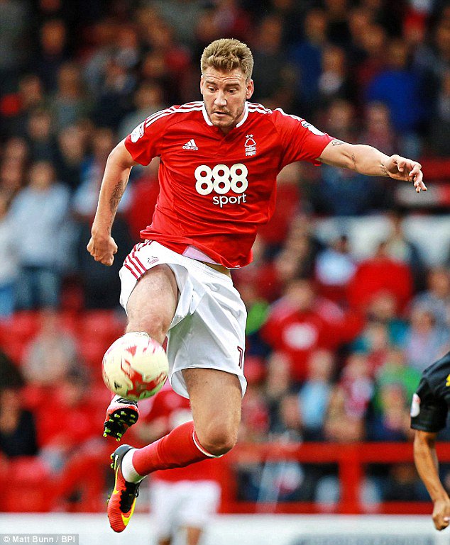 Мэтт хилл. Тони гонзалез. Тони гонзалес. Sporting matt. Щенсный вратарь.