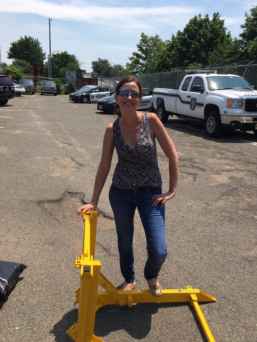 AllisonGuerrier's tweet photo. Nice demo last week for Mifram Modular Vehicle Barriers. We stop ramming vehicle attacks. #Mifram #MVB #StopRammingVehicles #VehicleBarrier https://t.co/TrtVg8y1rA