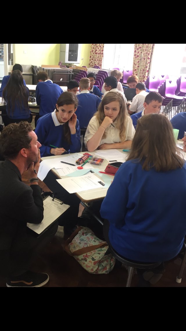 Sam <a href="/GSDInsights/">GSD Insights</a> mentoring @Olchfaschool teams for round 1 <a href="/YBDWales/">YoungBusinessDragons</a>