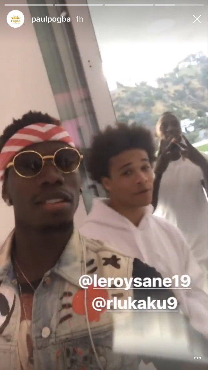 fuckffss's tweet photo. Lukaku been chilling with Pogba all summer, posts a picture of him wearing all red with Pog and now he snaps someone wearing a United Top? 😭 https://t.co/4Z83nAa1OZ