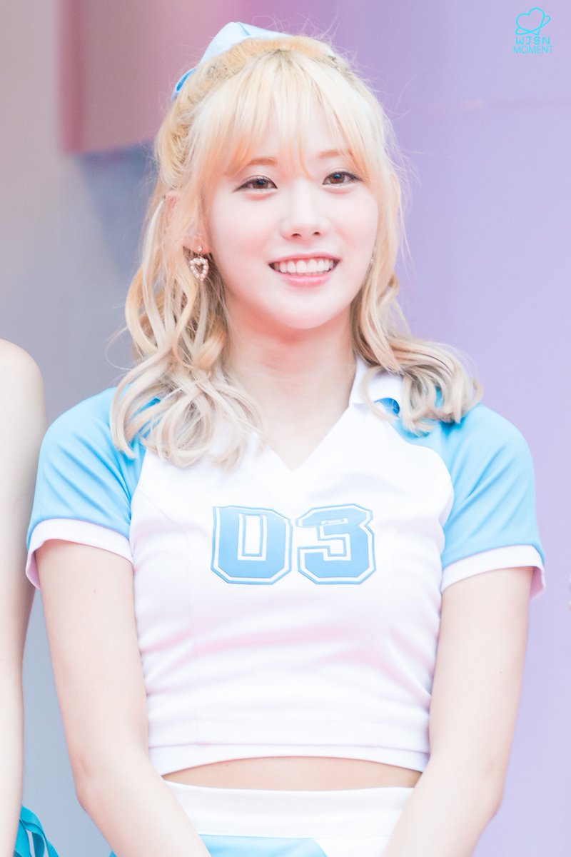 Uzzumoment's tweet photo. 🍏[루다 모먼트]🍏

이루다 선배님...👩‍🔬

신촌 게릴라 part.04
#루다 #LUDA #우주소녀 #로다 
#170701 @WJSN_Cosmic https://t.co/5gxBIuP3eY