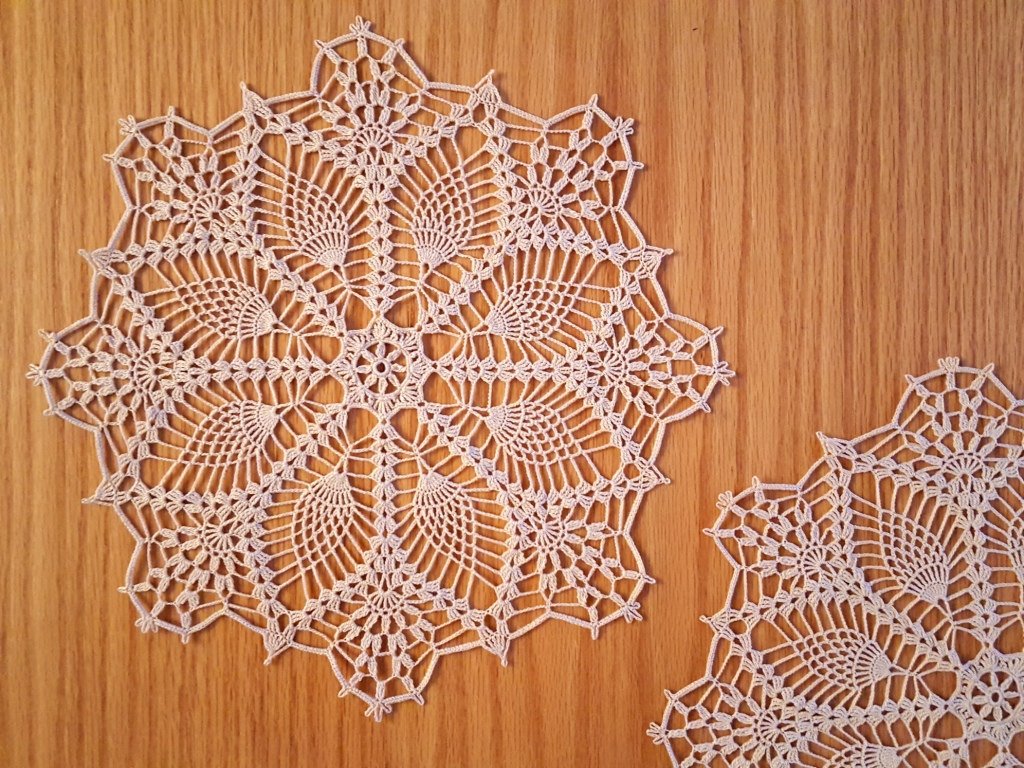 EstersDoilies's tweet photo. Diadema Cream / Ecru, White, Burgundy crochet doily, lace table t… https://t.co/VGF6cZp1tB #crochet #LaceTableTopper https://t.co/J2gew7UKoZ