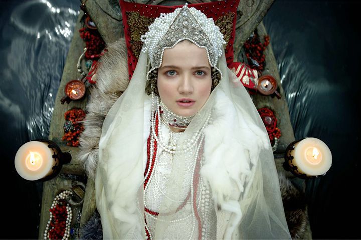 어제 신랑이랑 본 러시아 판타지 영화 드래곤 : 용의 신부 무려 부제랄까 인간이 된 용과 제물이 된 어린 소녀던가 여튼 첨에 제목만 보고 중국영화...