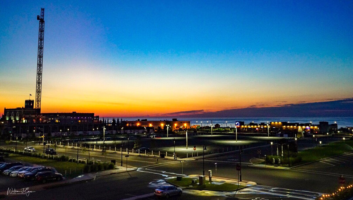 Different_Scope's tweet image. 4:51 am ... Finally found parking @ReporterJim