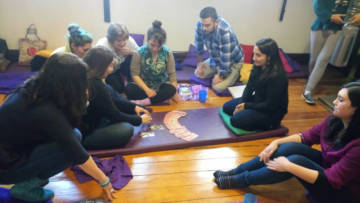 CentroBless's tweet photo. La previa de las lecturas prácticas de Tarot https://t.co/225iMUu5E6