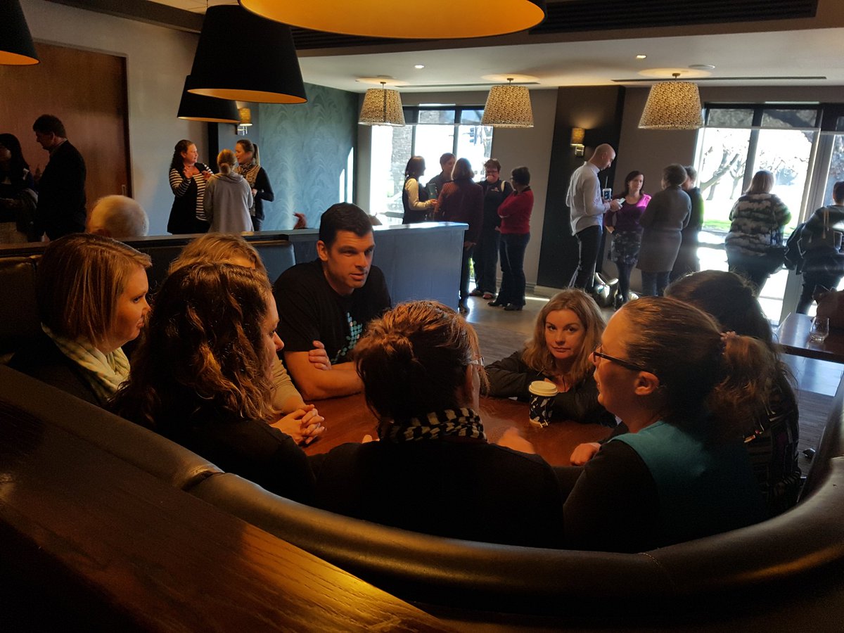Anderson_G_A's tweet photo. Our own @CraigHudsonNZ in his element talking to advisers at #xeroroadshow Chch. Notice the makeup of the group! 😉 @Xero https://t.co/5B7fCuYURU