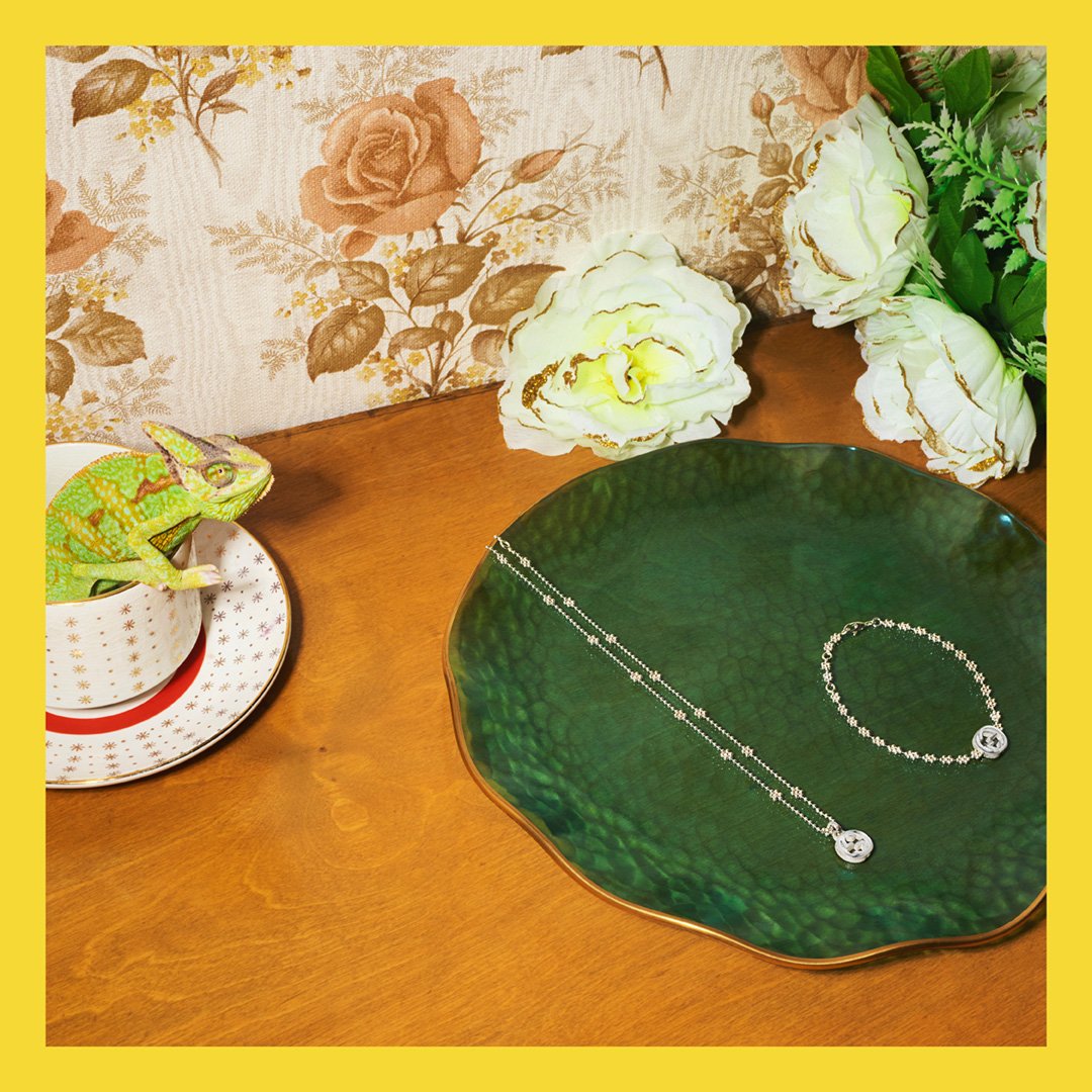 Choukilly's tweet image. #GucciPreFall17
1.feline head 
2.wolf head silver rings, a palm cuff with the word “Loved”and a Double G bracelet with multicolor stones