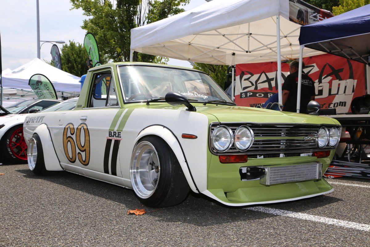 AutoMesseWeb's tweet photo. 「510ブル」フェイスのサニトラがとってもレーシー!【クロスファイブ2017TOKYO】サニートラックに1970年代風ドレスアップを施す。ディープリムのホイールとワークスフェンダーがイイ。#automesseweb #cross5
https://t.co/lBv8Wr9jKC https://t.co/JmKCz8sfWq