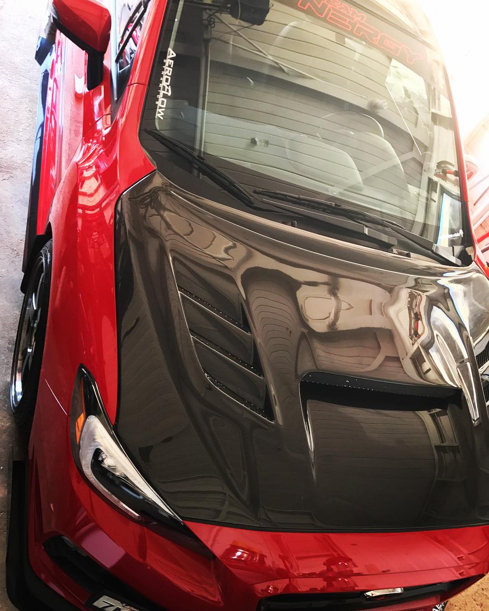 What can you see in your paint? 
📷  - @j_rawx_sti