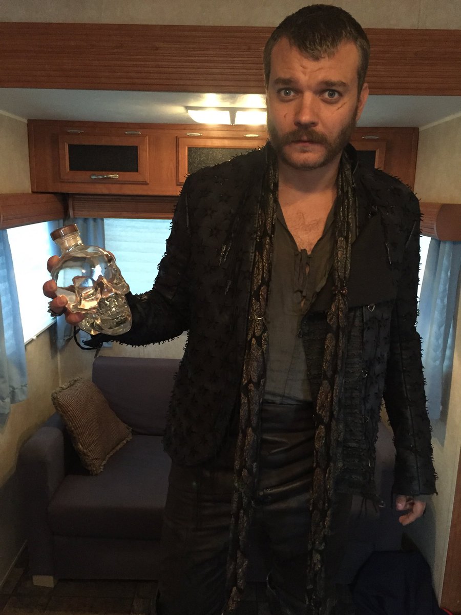 PilouAsbaek's tweet photo. ....cheers.... https://t.co/AstgzY6H5M