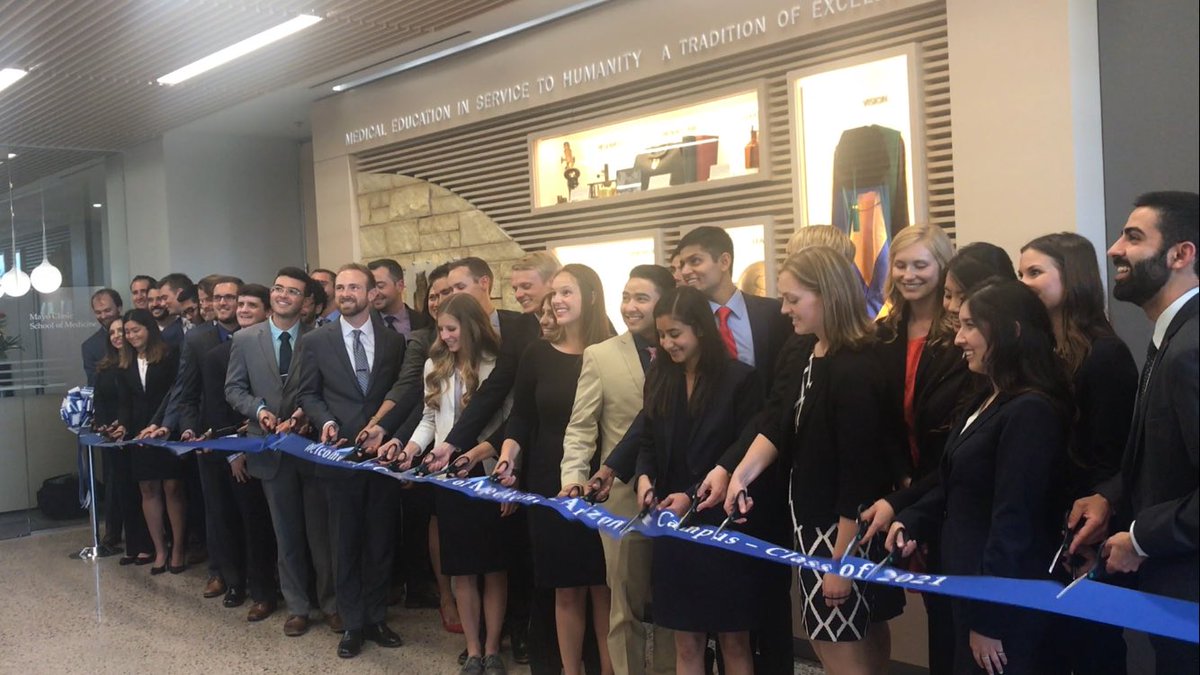 Ribbon Cutting for the inaugural class of @MayoClinicSOM in Arizona.   A truly impressive group of students. #MeetMayoMed