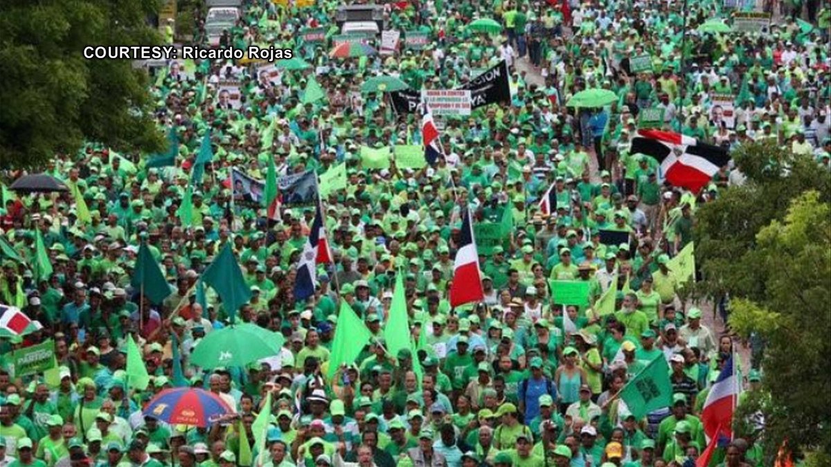 Tens of Thousands Protest Corruption in the Dominican Republic owl.li/yZl630dH2R9 https://t.co/EoXpgF6ibW