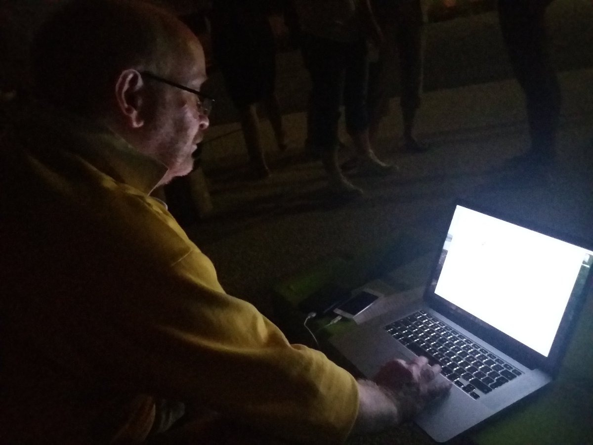 natymonjelat's tweet image. Coding the argentinian flag with Snap! @scratch2017bdx this is promising!